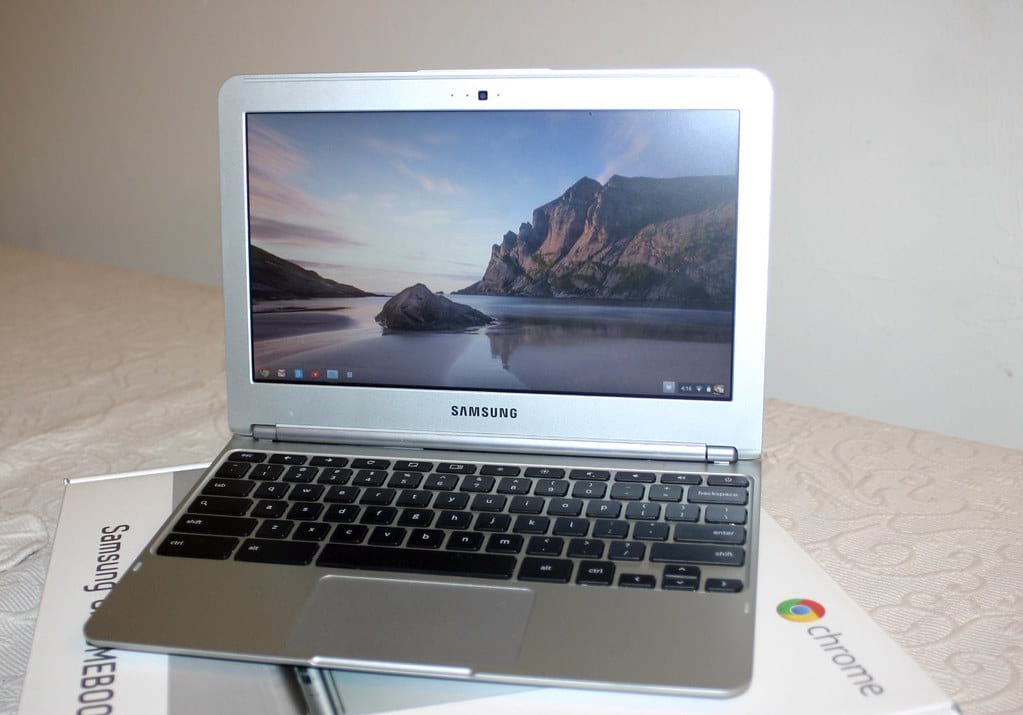 5 Reasons To Choose A Chromebook As Your Next Laptop - TechFriend.IN